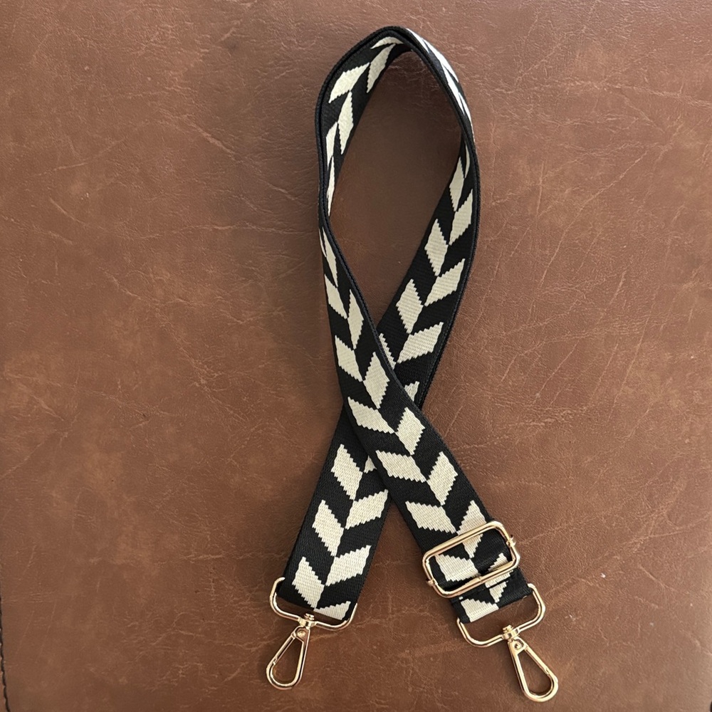 Black and White Chevron Bag Strap